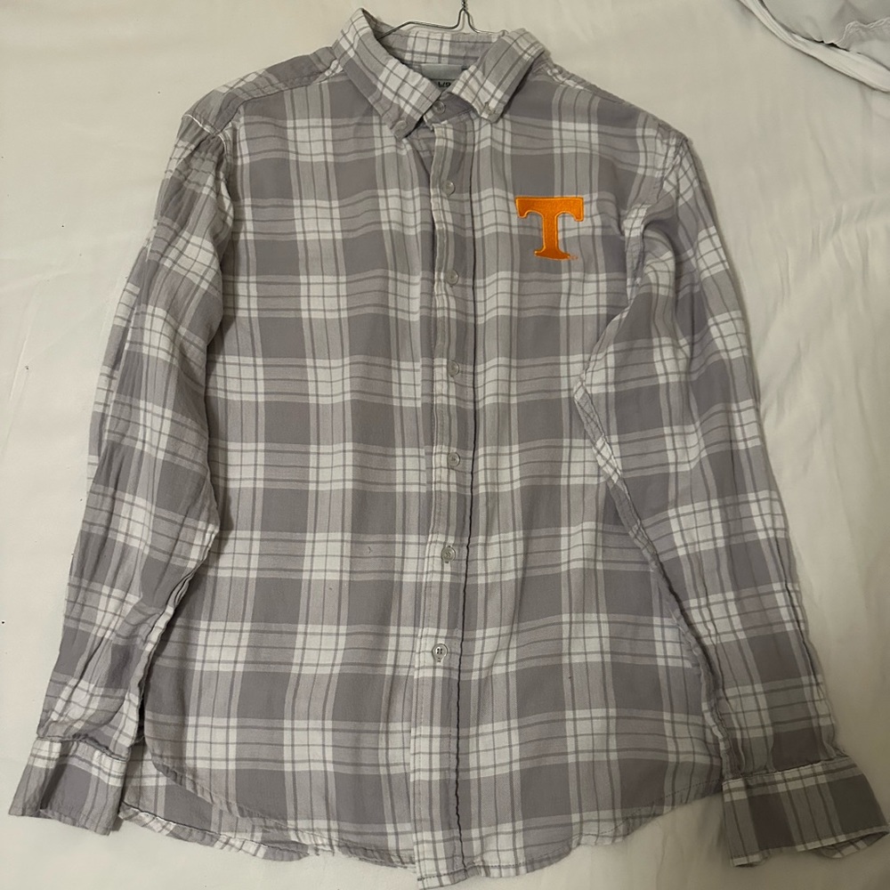 Men’s large, thin Tennessee Volunteers flannel